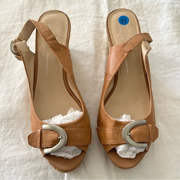 Franco Sarto | Kendra Leather Peep Toe Wedge Sandals - Picture 2 of 8
